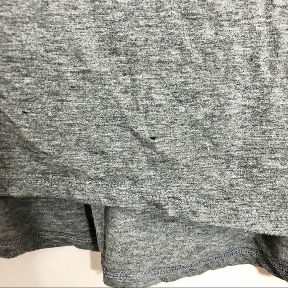 3/$15 Old Navy Gray T-Shirt Size L - Picture 3 of 5